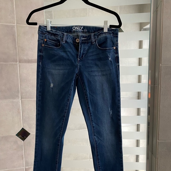 Only jeans- - Picture 1 of 3